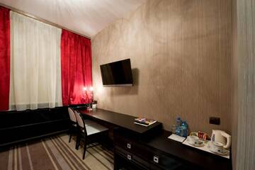 Фото номера Трехместный номер Отель Hotel Symfonia Osjaków г. Осьякув 5